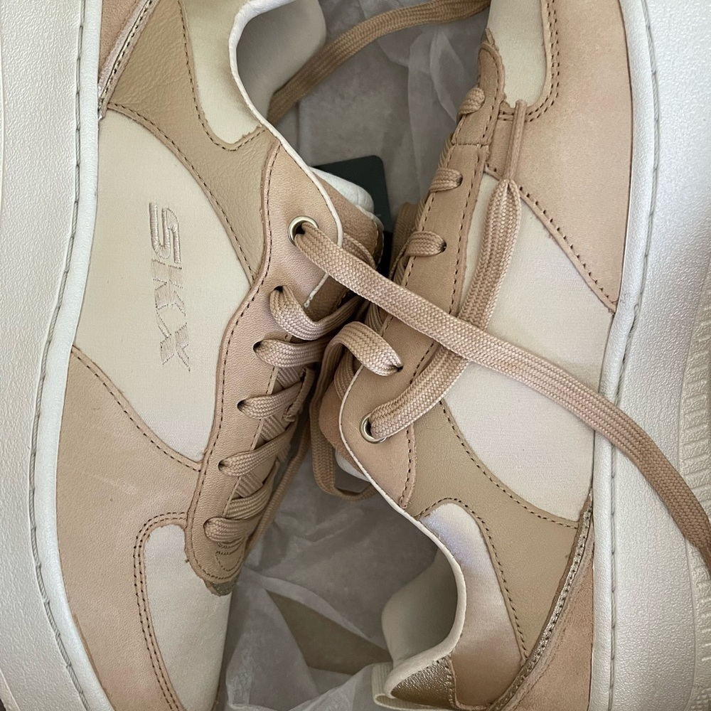 Women’s Sneakers